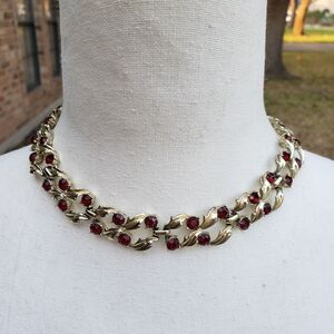 Elegant Gold and Red Gemstone Necklace